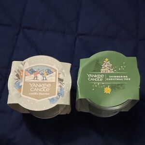 Yankee Candle Vanilla Flurries and Shimmering Christmas Tree Duo